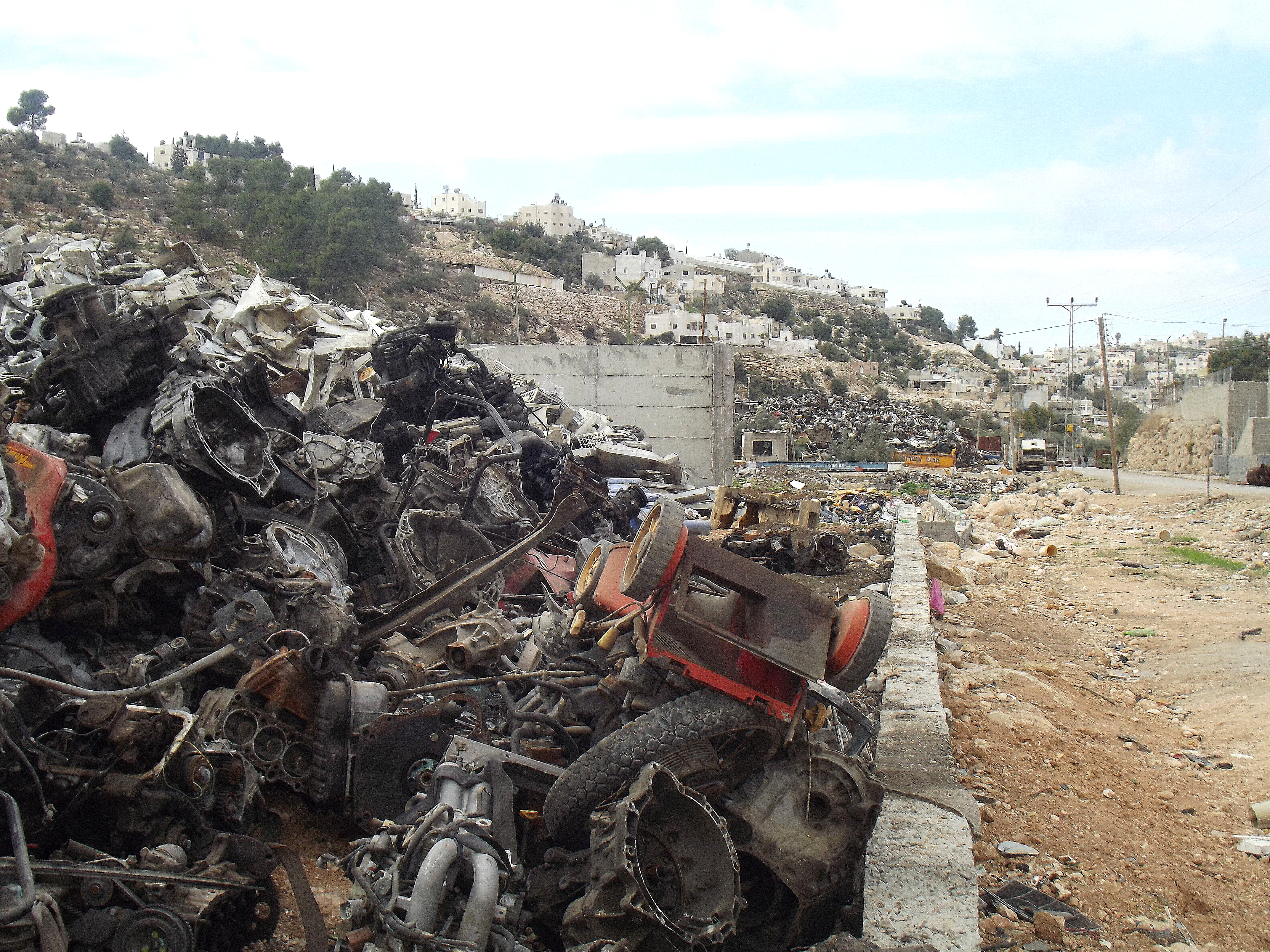 A picture showing the dire environmental situation in Palestine.